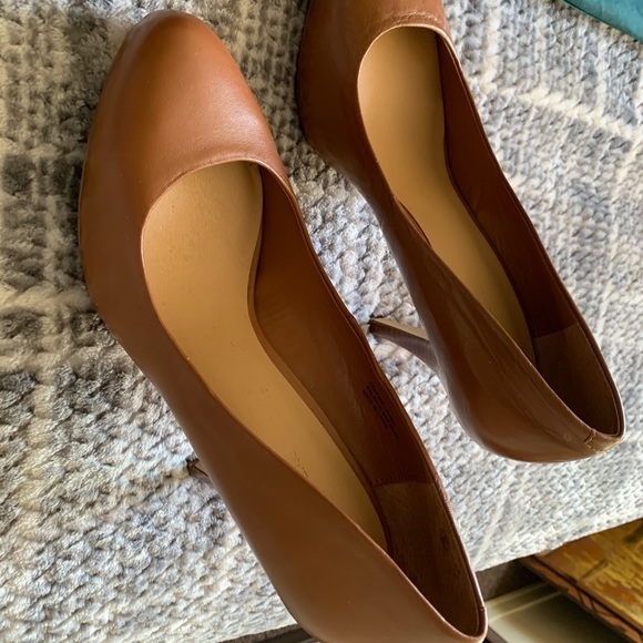 La Chateau Heels - Picture 3 of 4